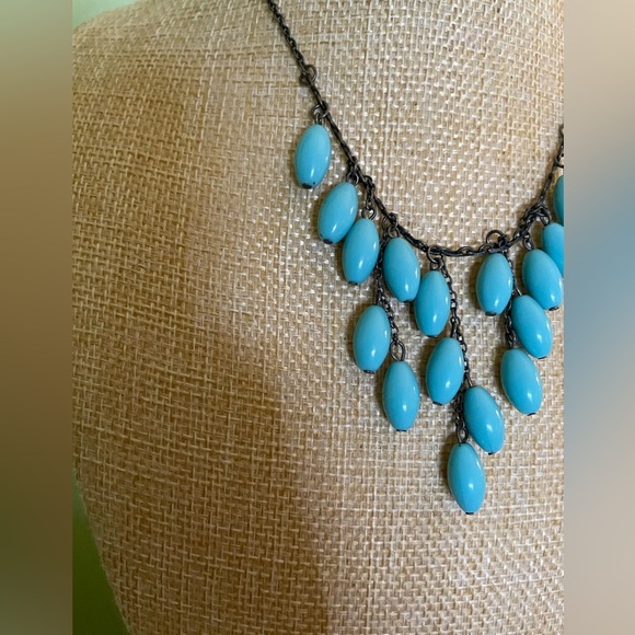 Elegant Turquoise Necklace - Picture 2 of 4